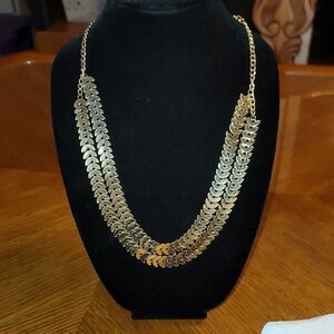 Elegant Gold Leaf Necklace